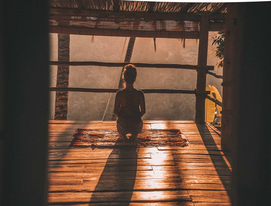 The relationship between candles and yoga practice